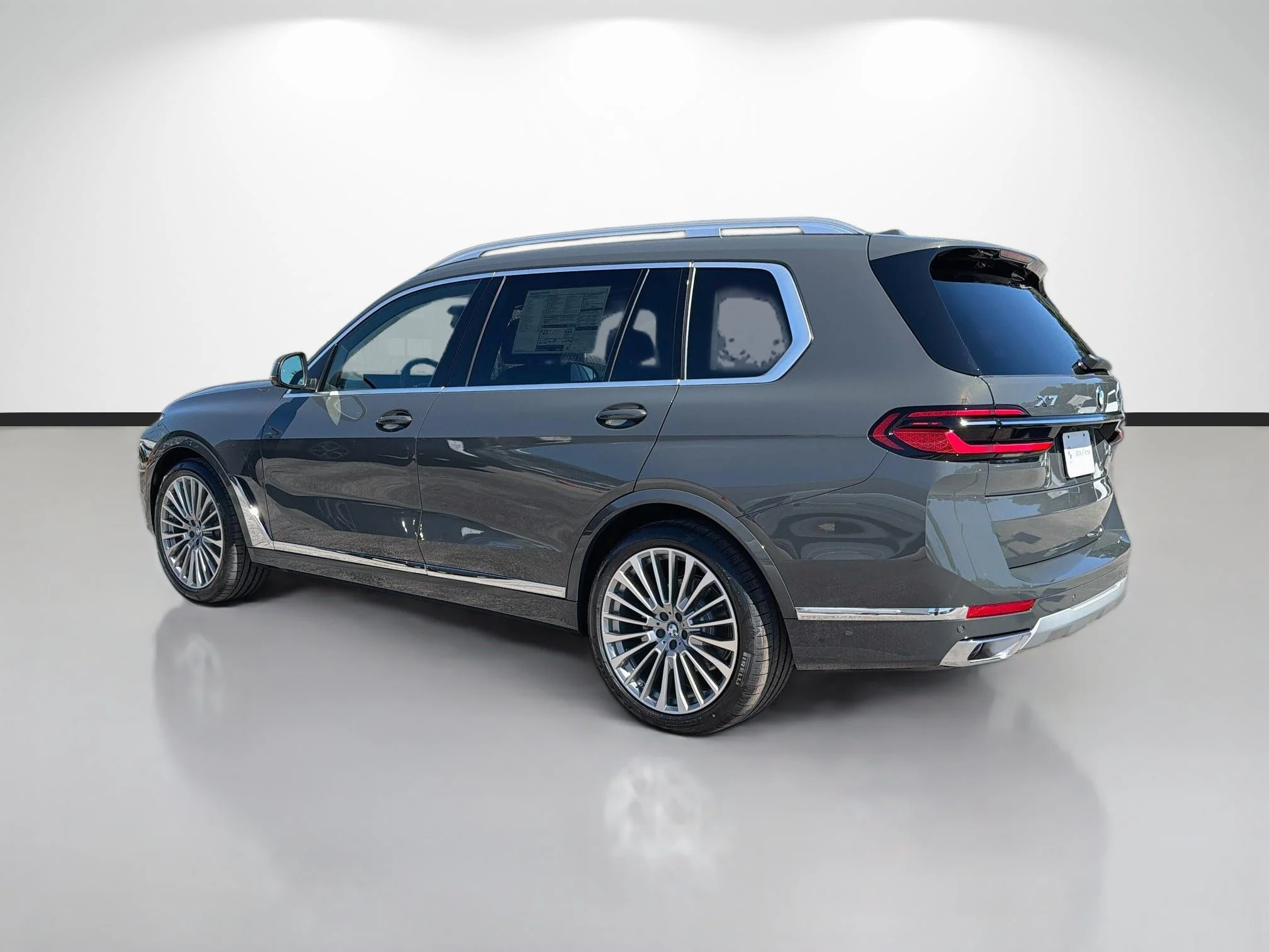 New 2027 Dravit Grey Metallic BMW xDrive40i image 5