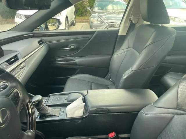 Used 2019 Silver Lexus ES 300h image 9