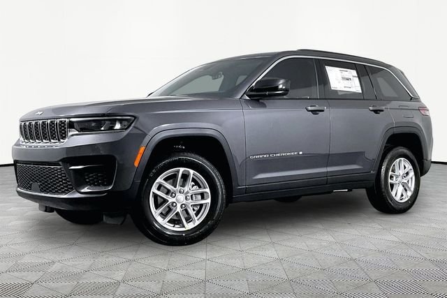 2026 Jeep Grand Cherokee Laredo's photo