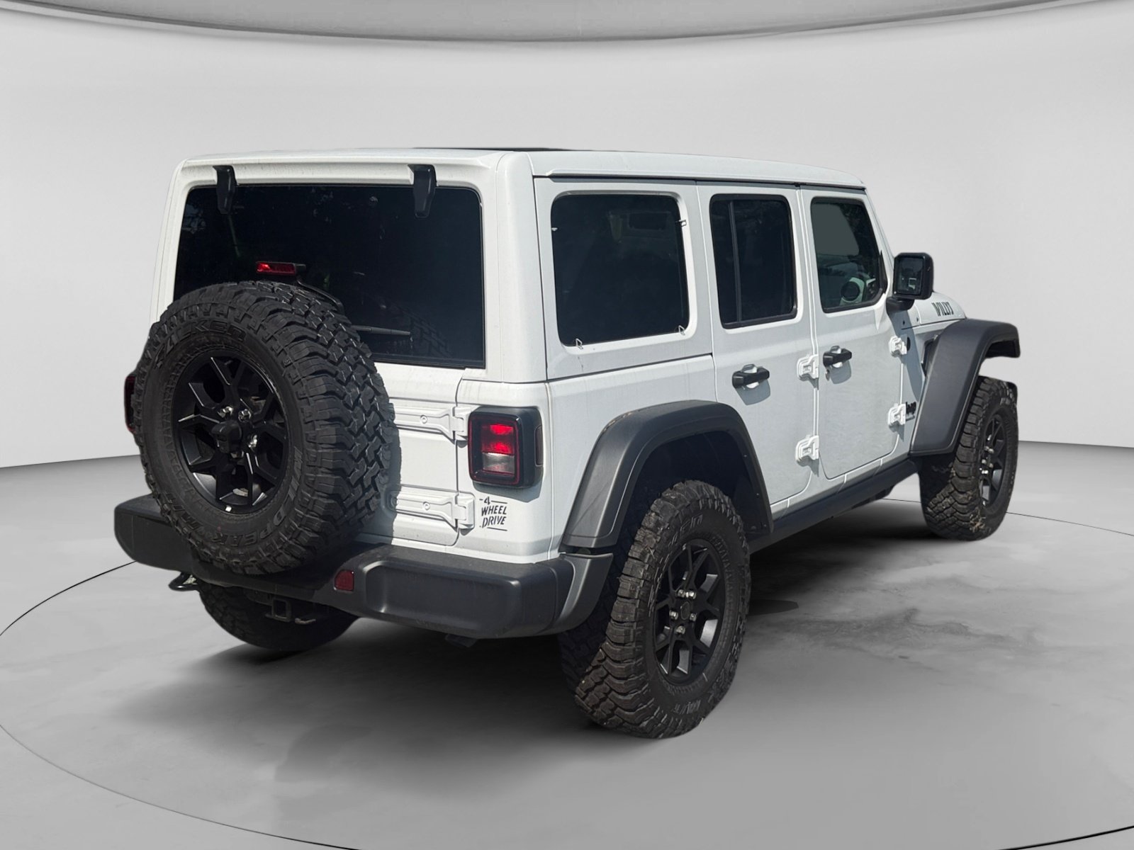 New 2026 Bright White Clear-Coat Exterior Paint Jeep  image 5