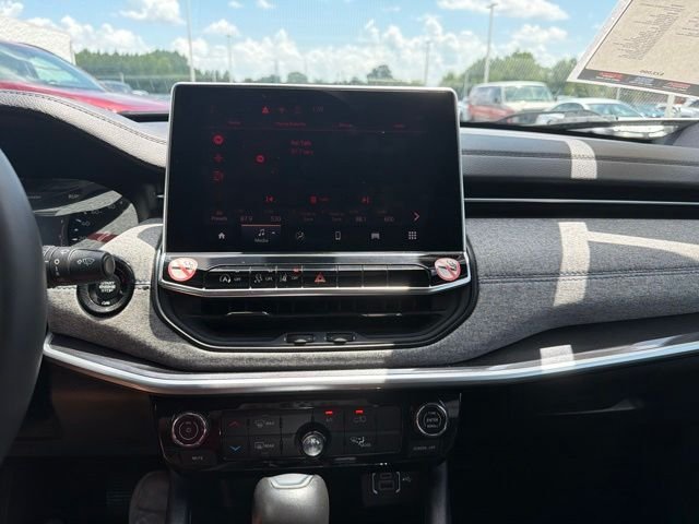 Used 2024 Blue Jeep Latitude image 41