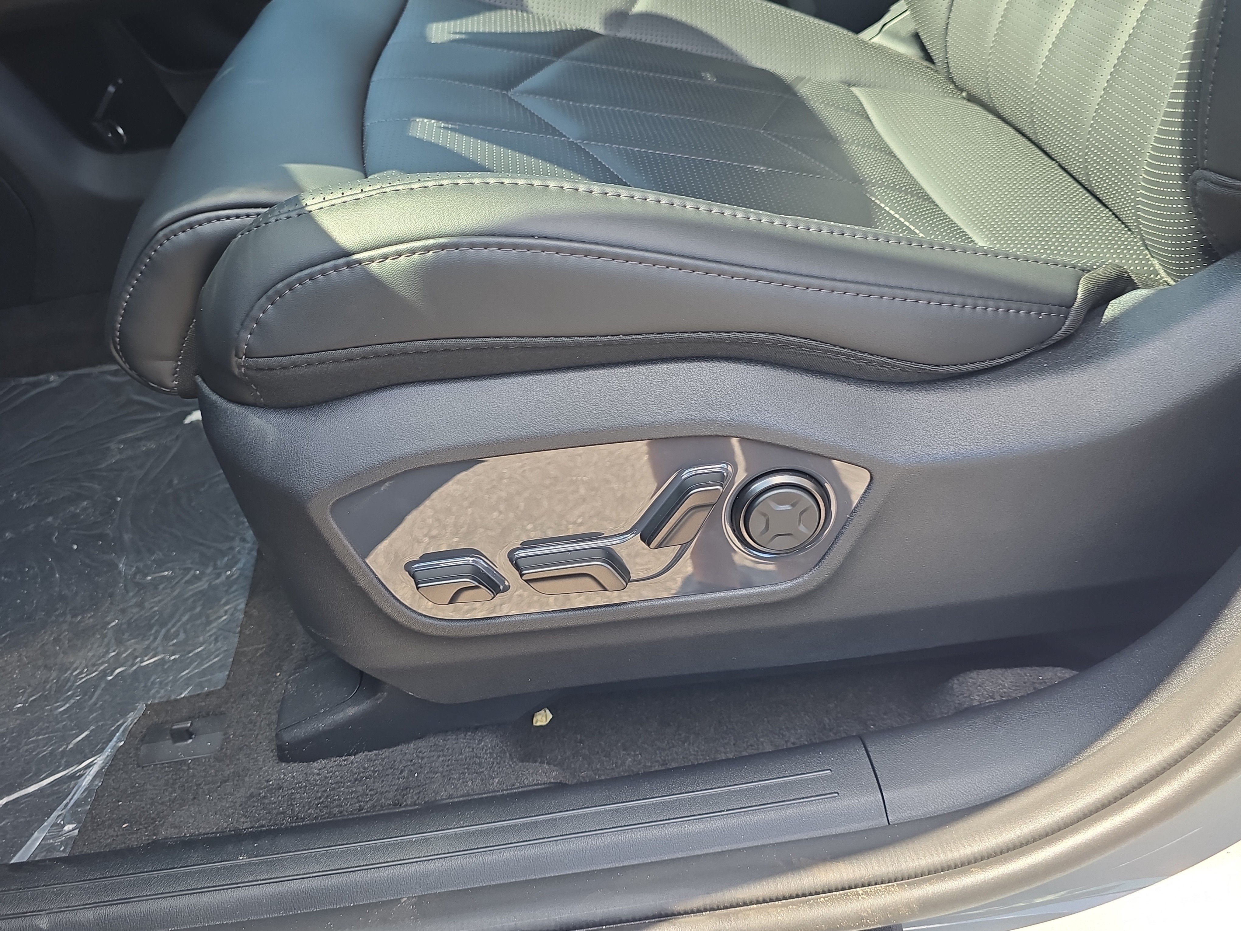 New 2027 Wolf Gray Kia X-PRO SX image 21