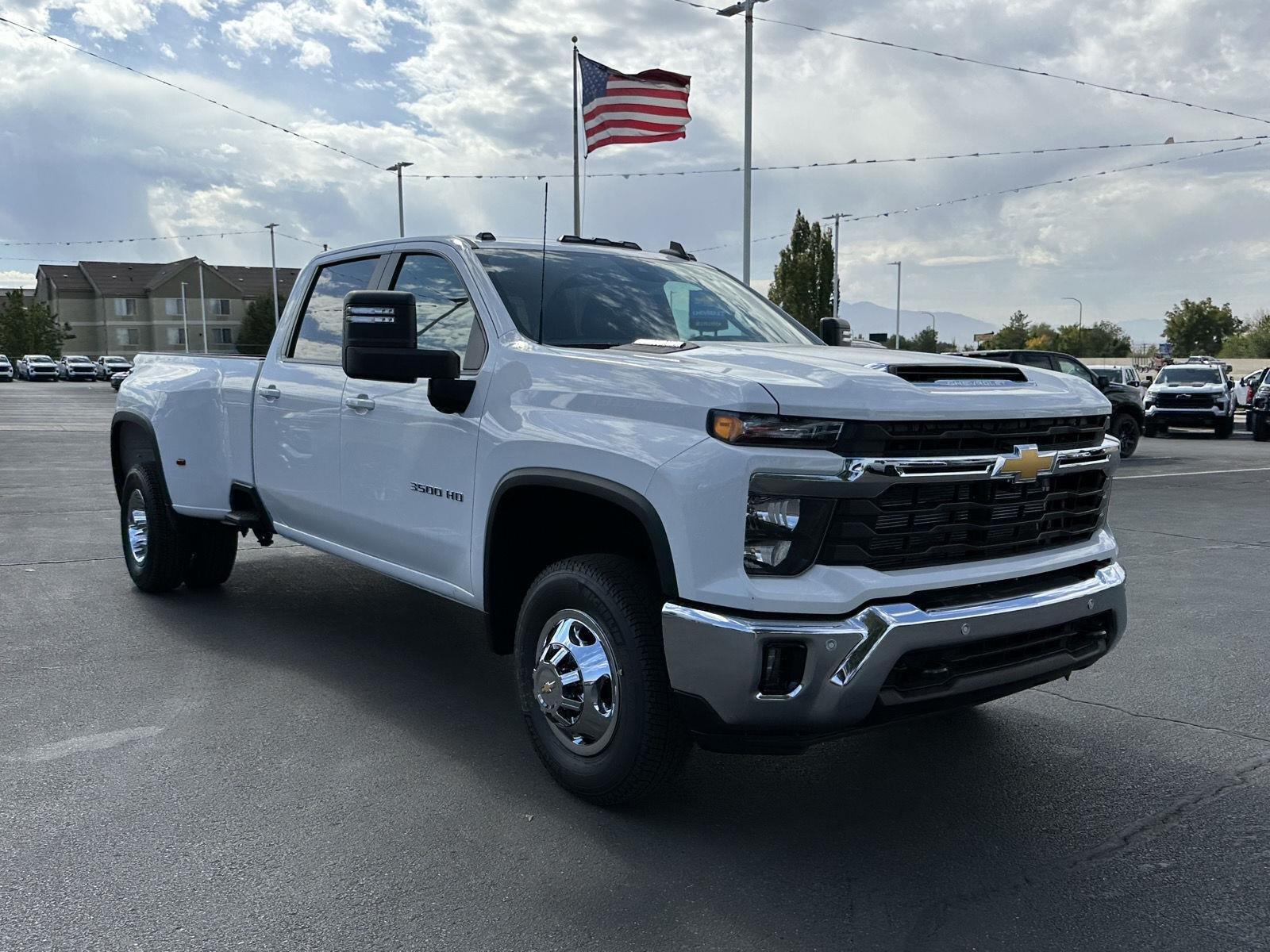 2026 Chevrolet Silverado 3500 HD LT - Photo 6