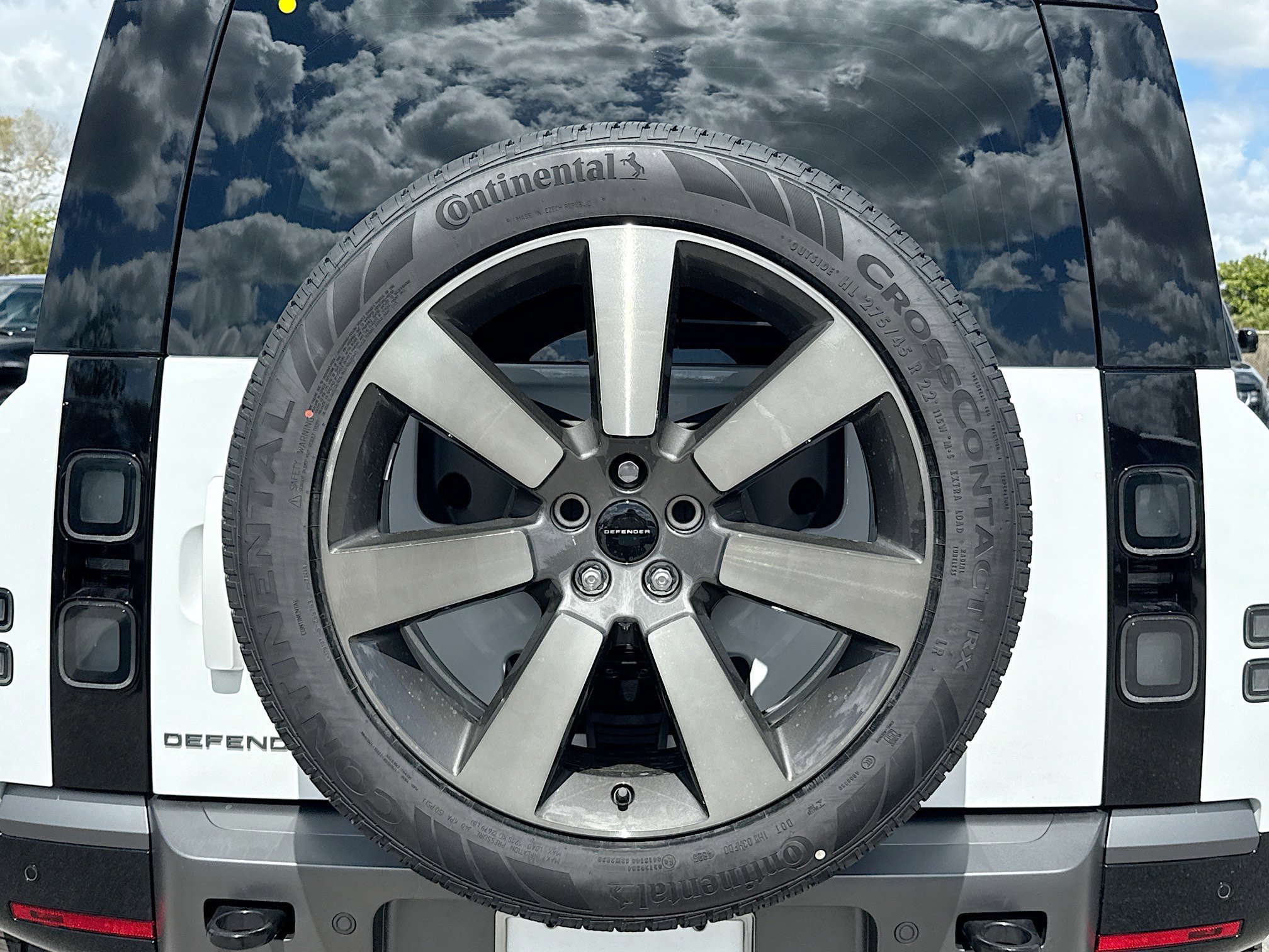 New 2026 Fuji White Land Rover V8 image 11