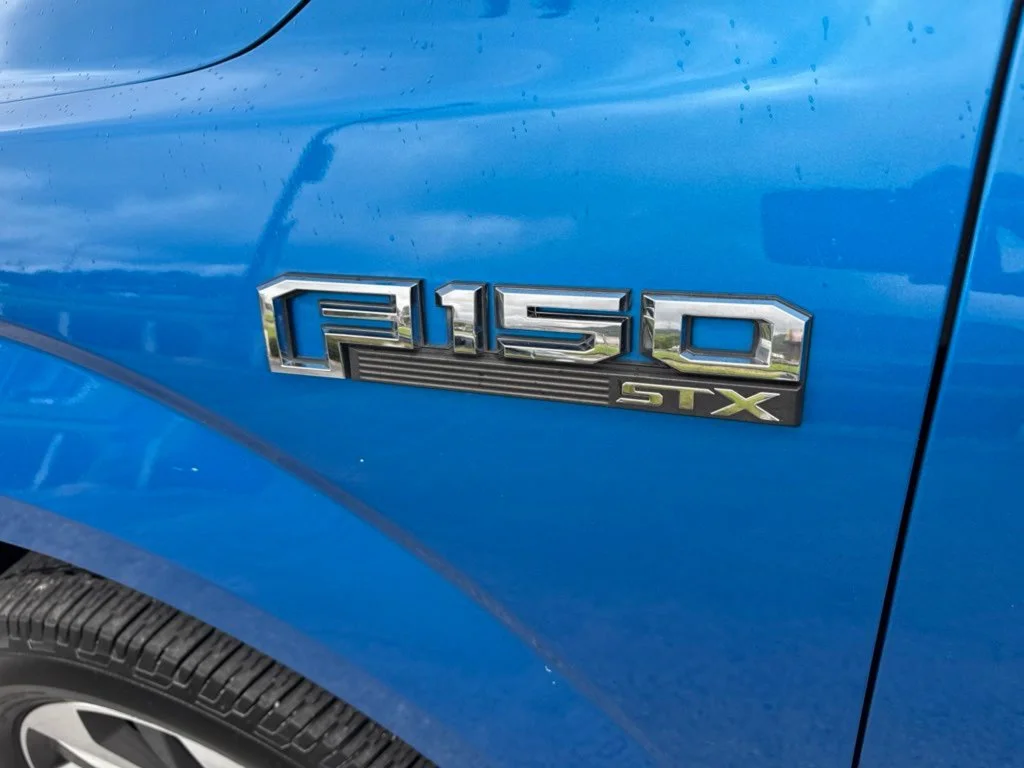 Used 2020 Blue Metallic Ford XL image 40