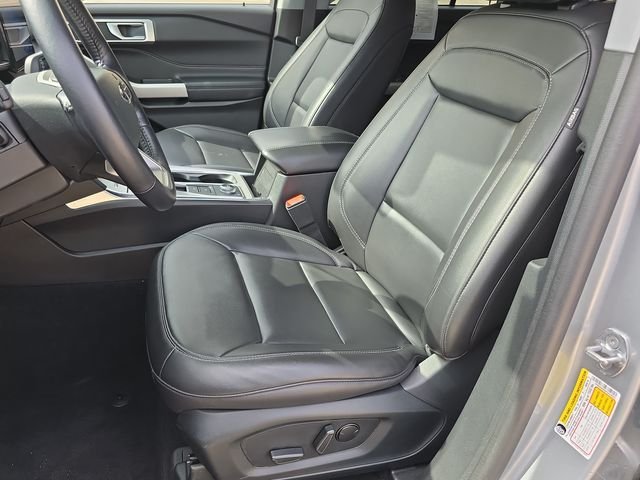 Used 2023 Silver Ford XLT image 17