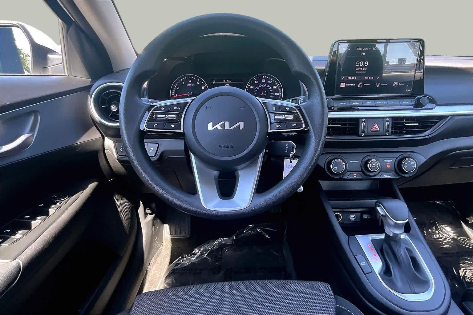Used 2023 Snow White Pearl Kia LXS image 6