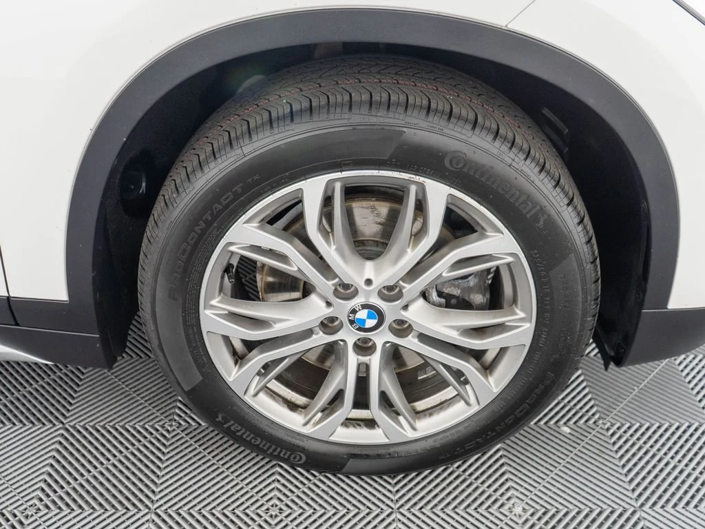 Used 2017 White BMW xDrive28i image 34