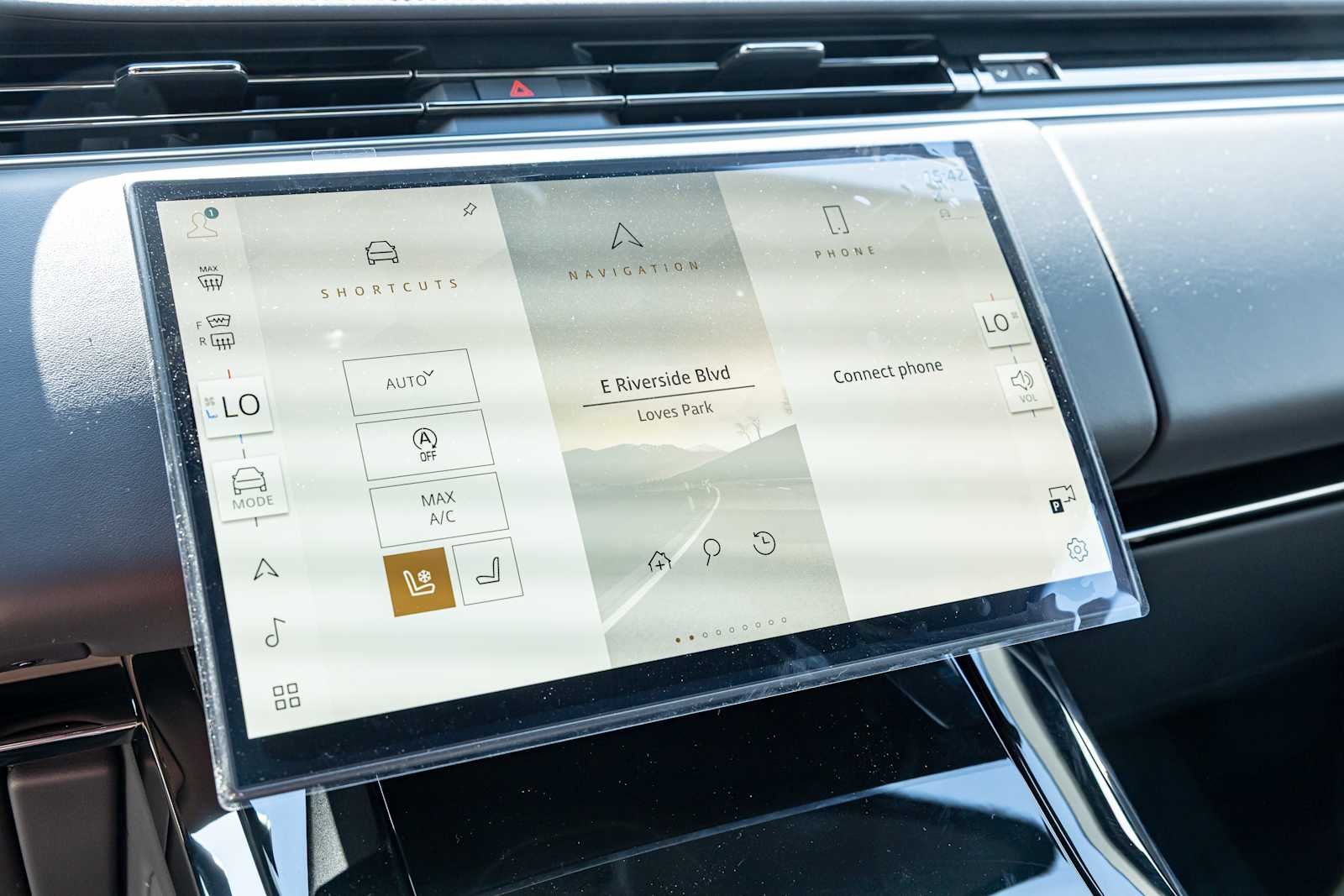New 2026 BLACK Land Rover SE image 19