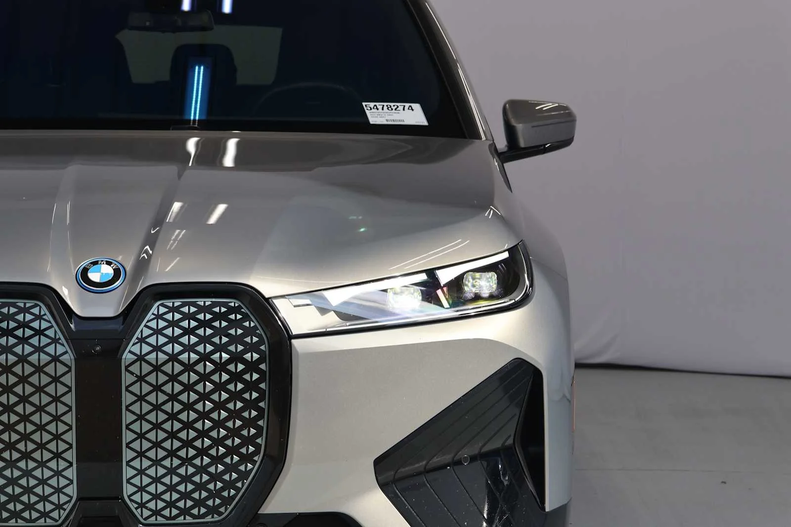 Certified Used 2024 Oxide Grey Metallic BMW xDrive50 image 4