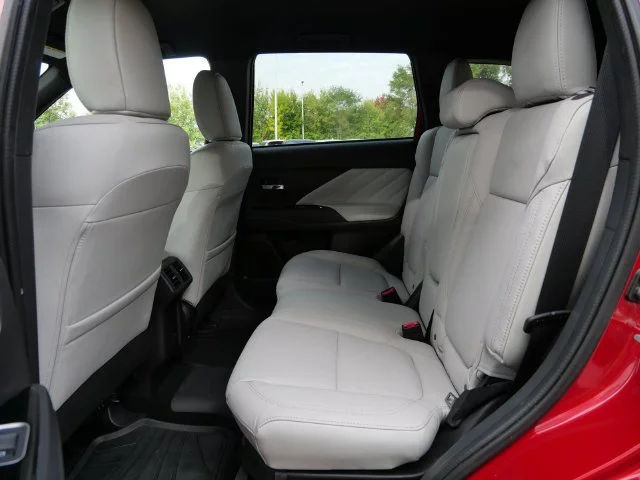 Certified Used 2022 Red Diamond Mitsubishi SEL image 11