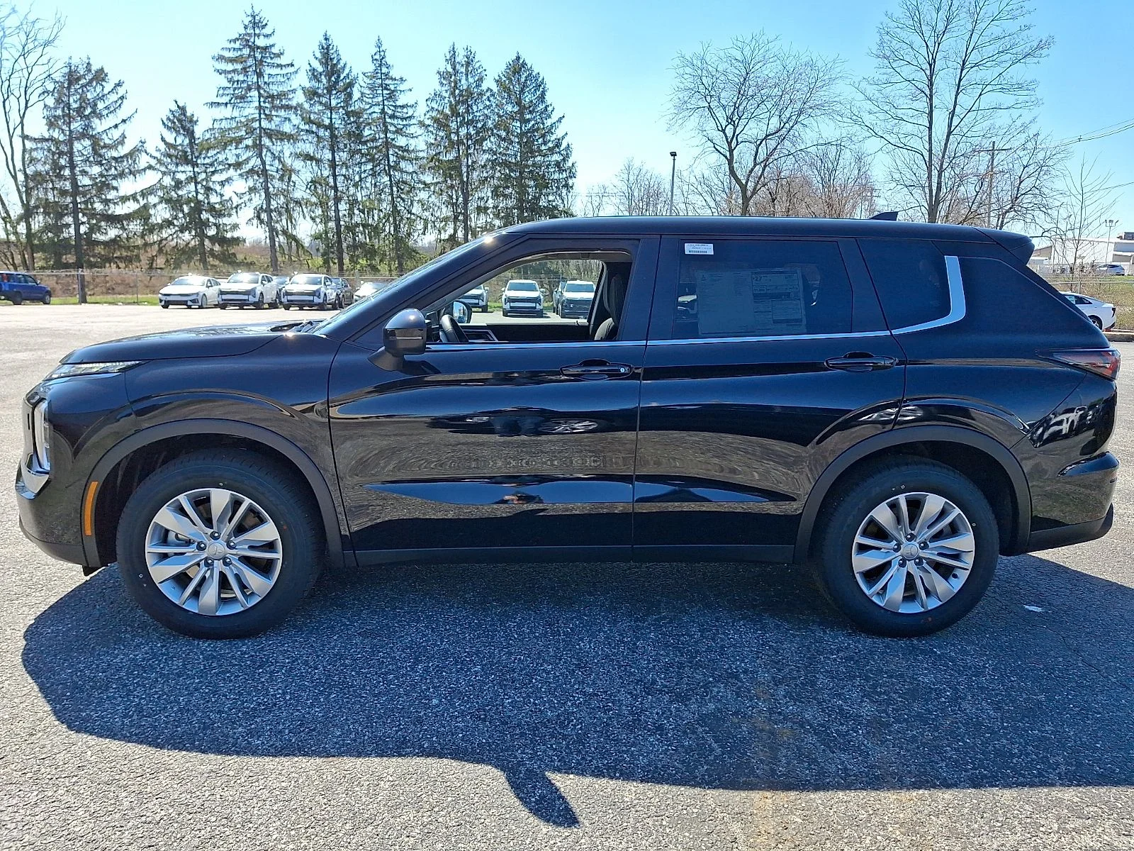 New 2026 Black Mitsubishi ES image 5
