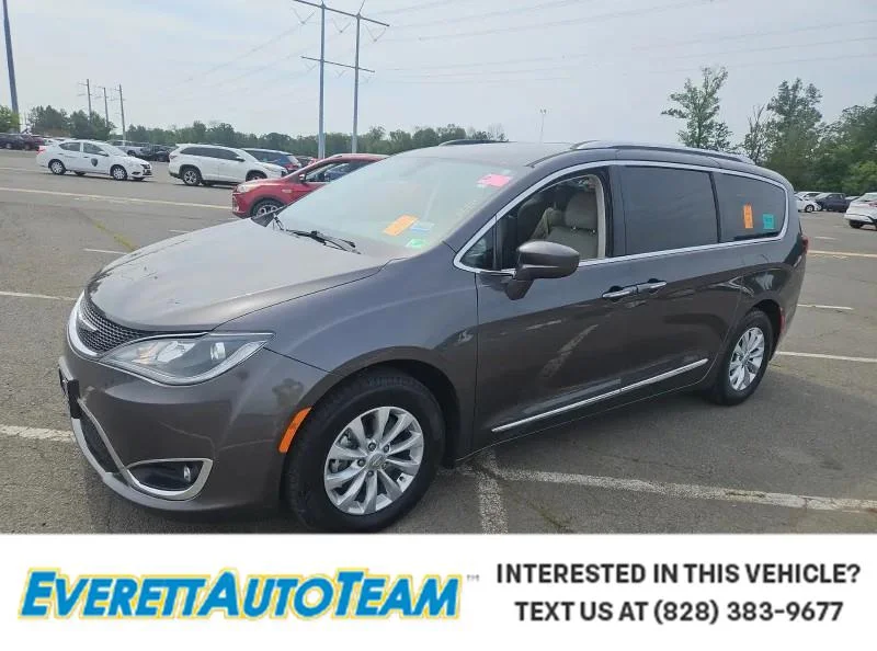 Used 2018 Granite Crystal Metallic Clearcoat Chrysler Touring L image 1