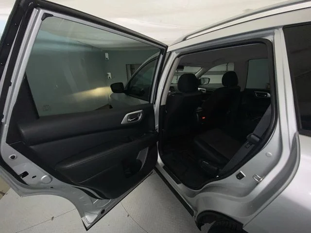 Used 2019 Silver Nissan S image 21
