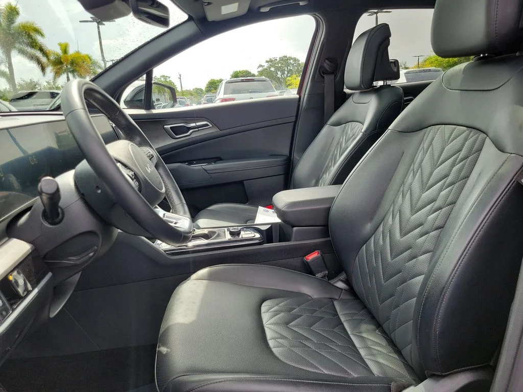 Used 2024 Red Kia X-Line image 16