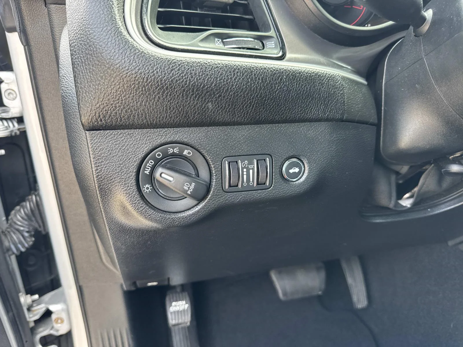 Used 2022 Triple Nickel Clearcoat Dodge SXT image 20