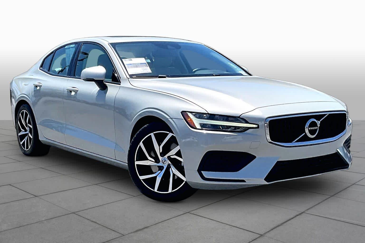 Pre-Owned 2019 Volvo S60 Momentum