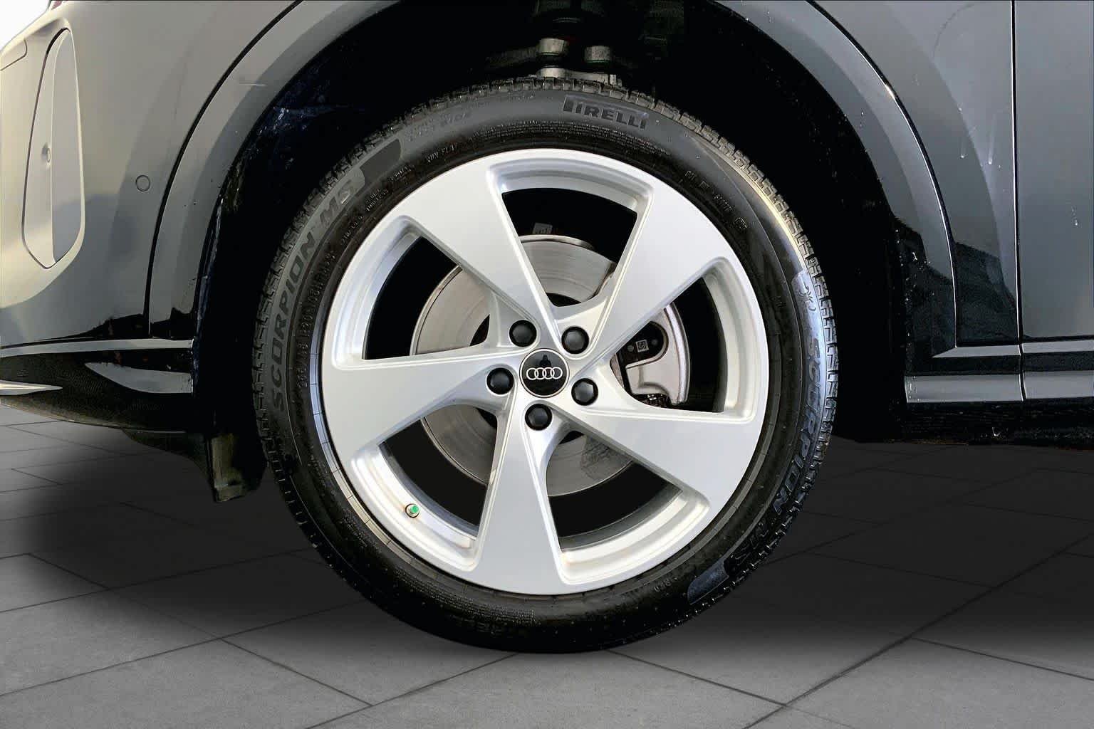 Used 2025 Mythos Black Metallic Audi Premium Plus image 11