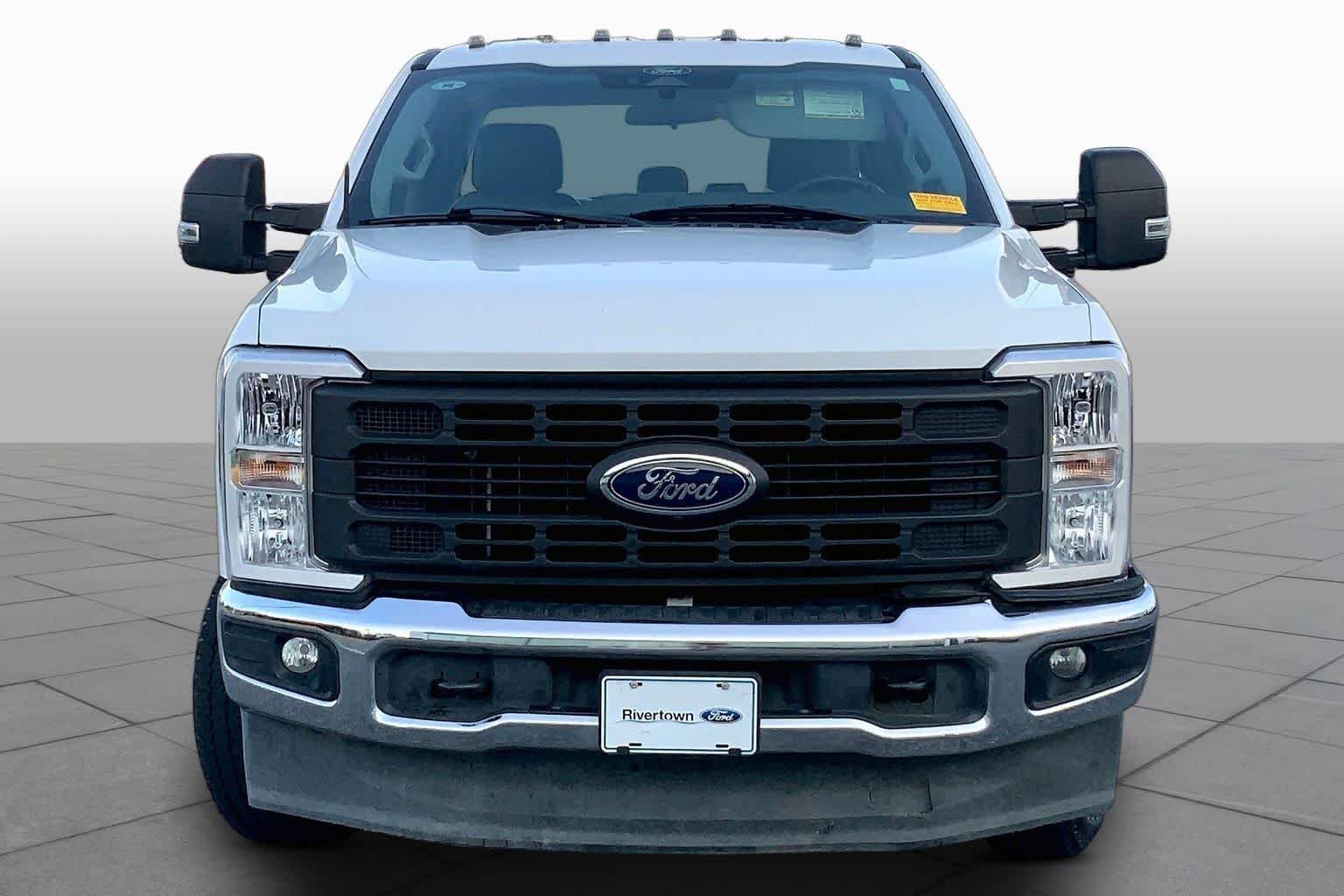Used 2024 Oxford White Ford XL image 4