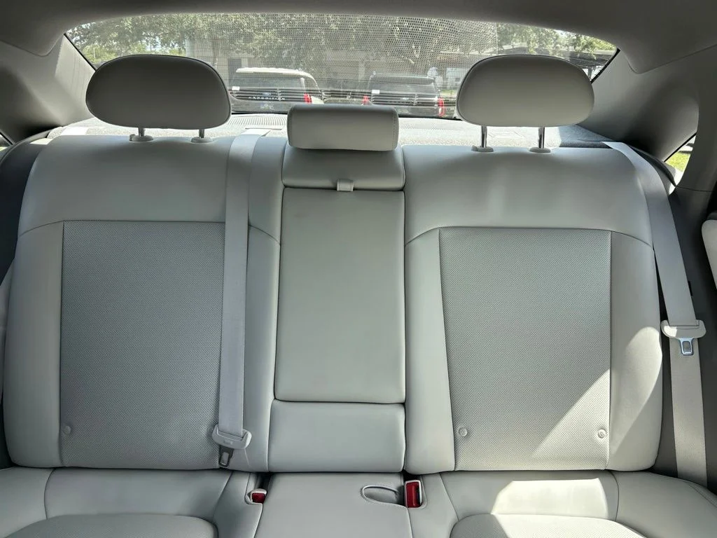 Used 2023 White Hyundai Limited image 13