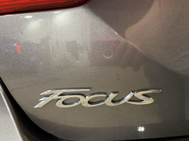 Used 2012 Gray Ford SE image 28