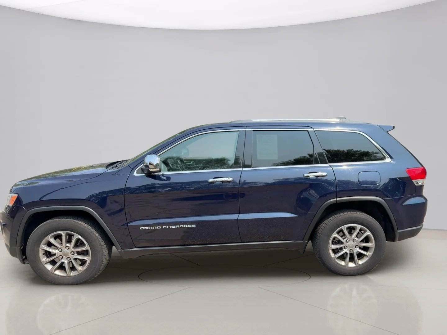 Used 2015 Blue Jeep LIMITED image 2