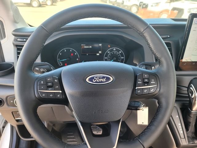 New 2025 Oxford White Ford Cutaway image 10