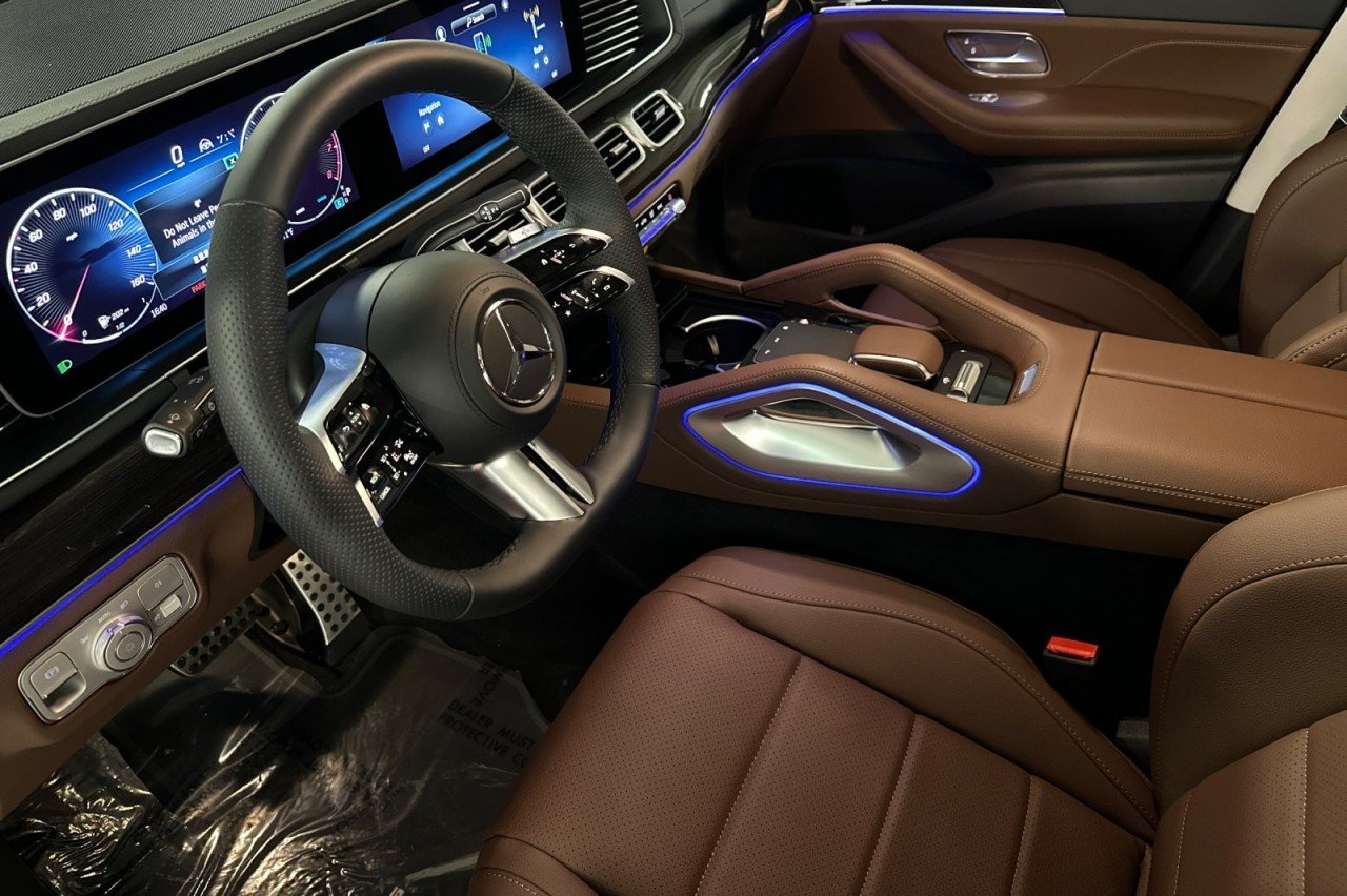 New 2026 Obsidian Black Metallic Mercedes-Benz GLS 450 4MATIC® SUV image 9