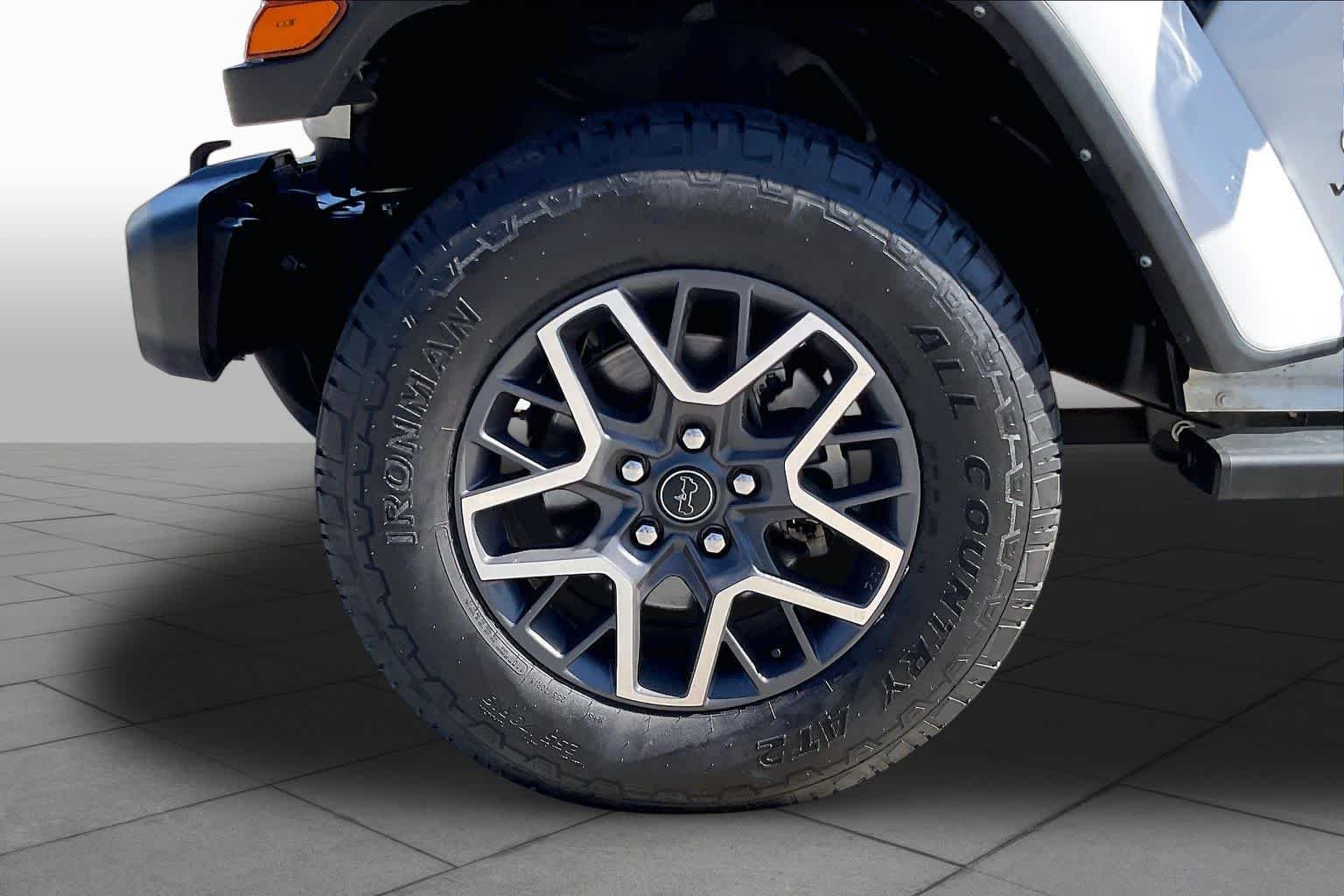 Certified Used 2024 Bright White Clearcoat Jeep Sahara image 11