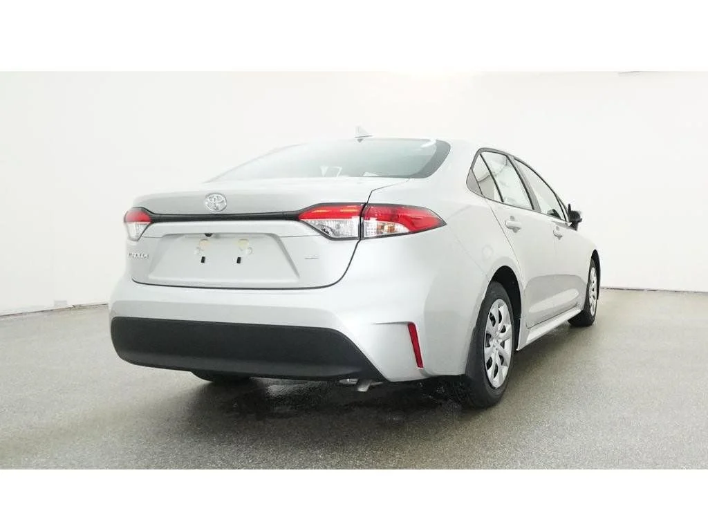 New 2026 Classic Silver Metallic Toyota LE image 31