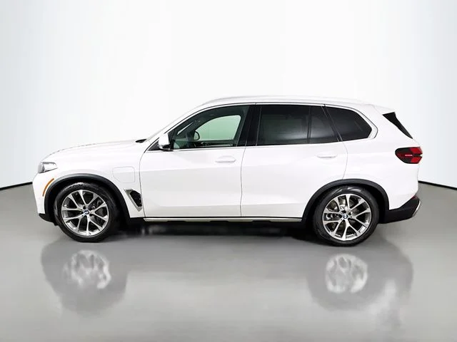 Used 2026 White BMW xDrive50e image 4