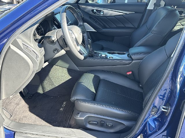 Used 2020 Silver INFINITI Sport image 14