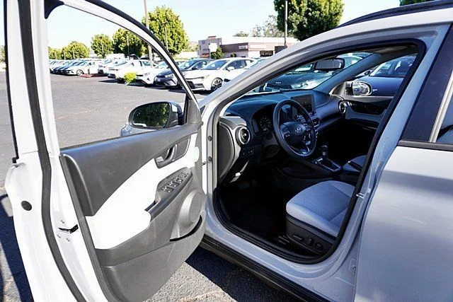 Used 2023 Silver Hyundai SEL image 34