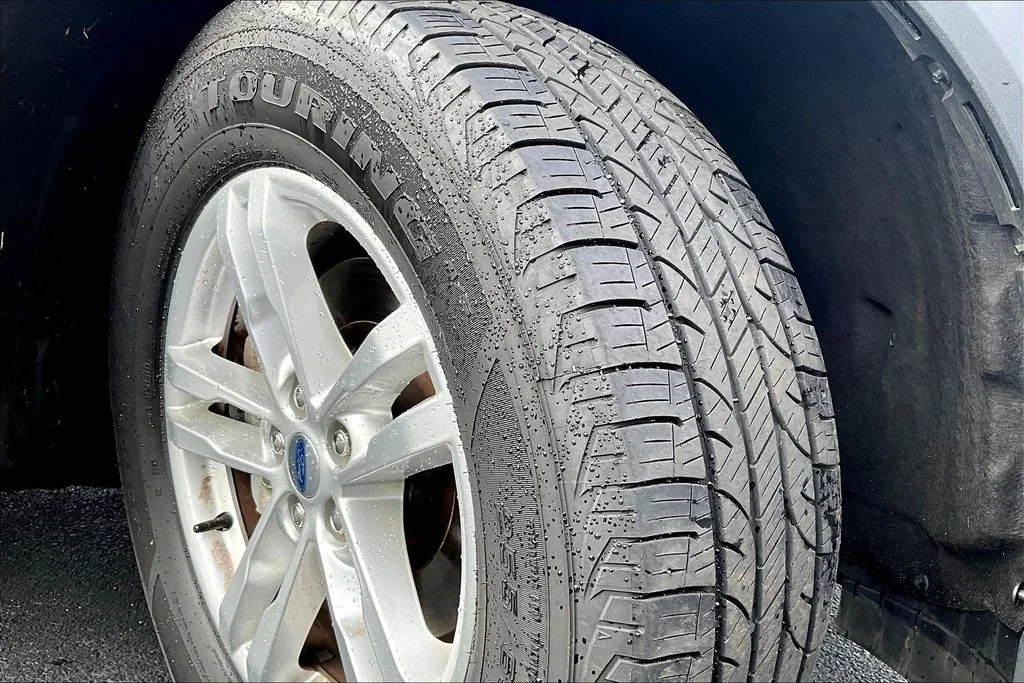 Used 2022 Blue Metallic Ford XLT image 7