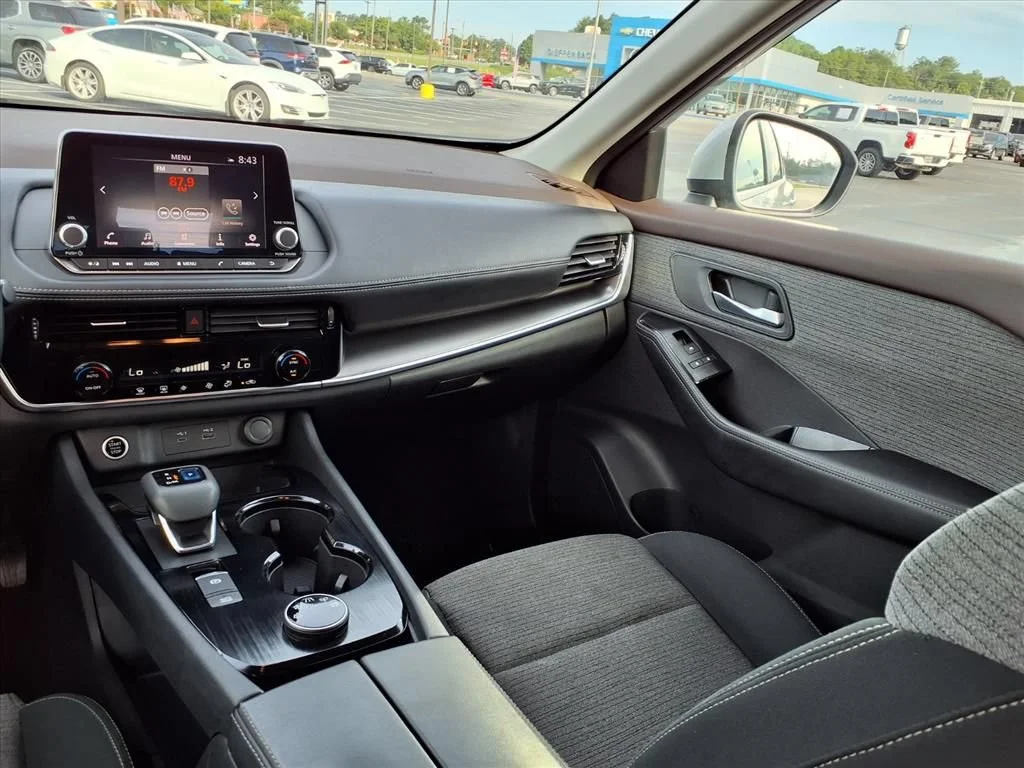 Used 2022 Silver Nissan SV Intelligent AWD image 24