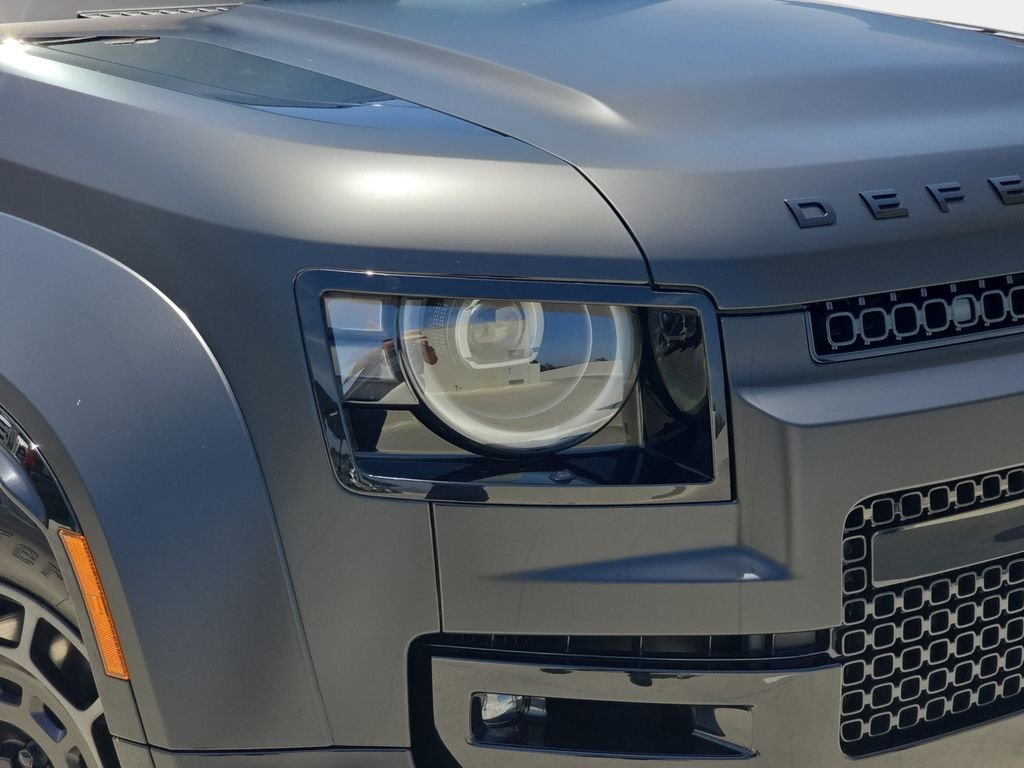 New 2026 Narvik Black Land Rover OCTA Black image 33