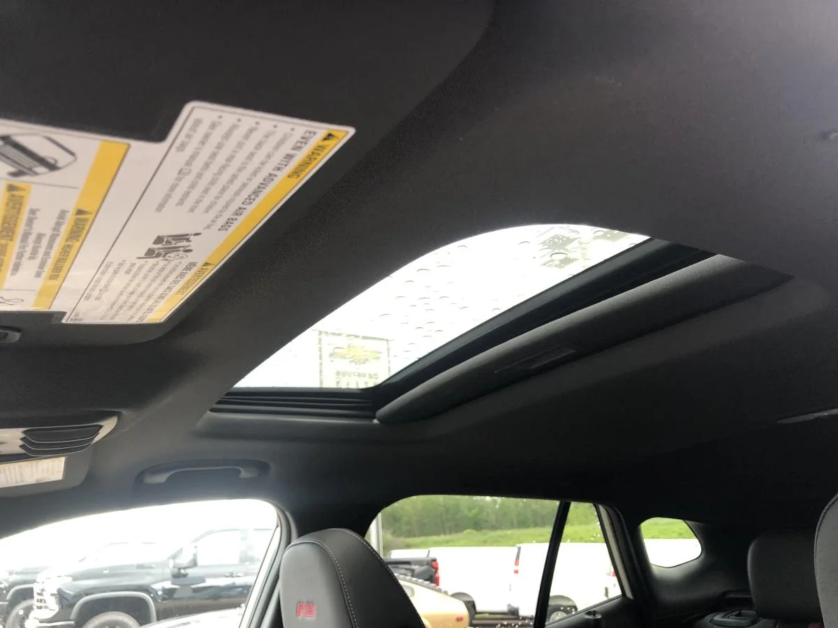 New 2026 White Chevrolet Fwd 4dr 2rs image 21