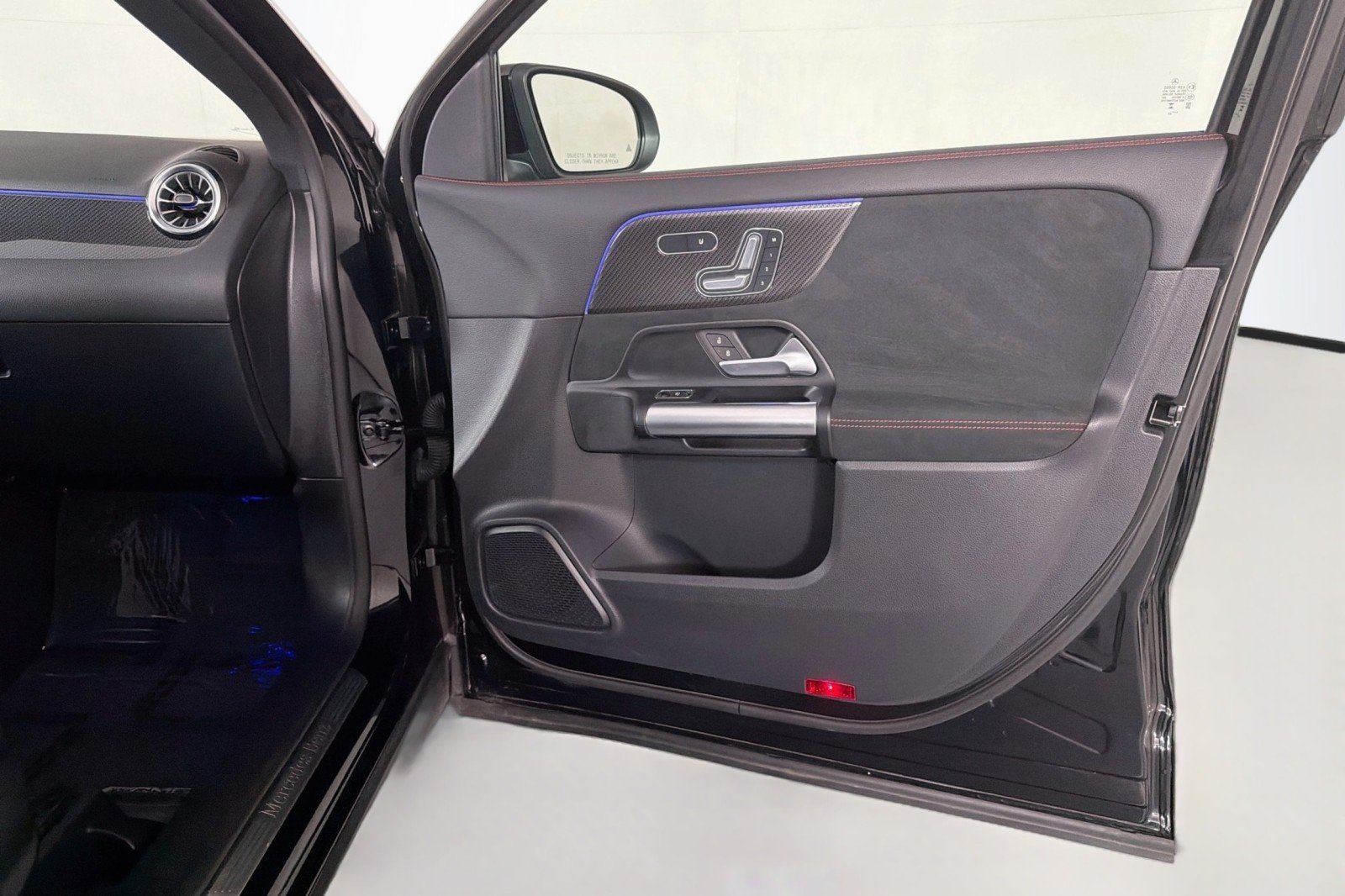 Used 2023 Night Black Mercedes-Benz 250 image 25