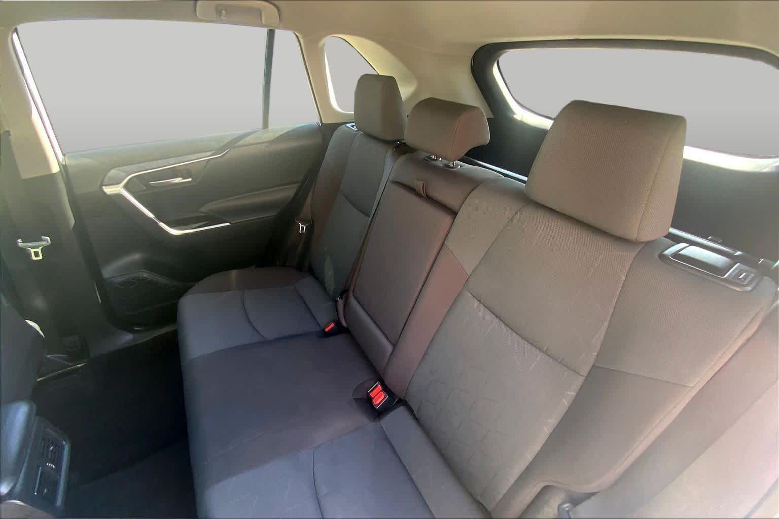 Used 2025 Ice Cap Toyota Hybrid XLE image 21