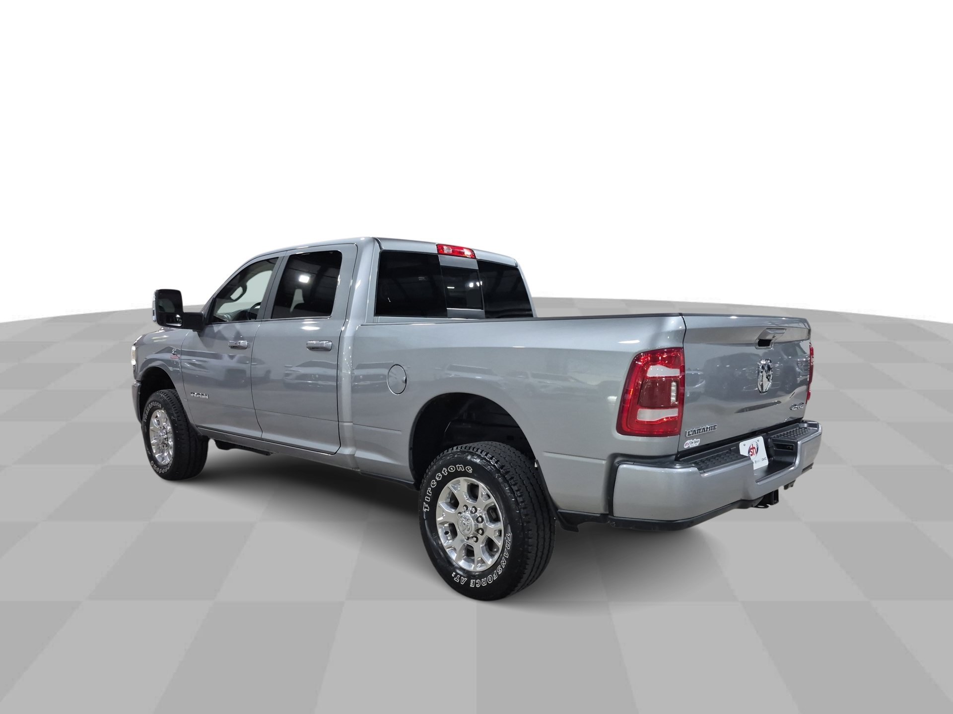 Used 2024 Billet Silver Metallic Clearcoat Ram Laramie image 6
