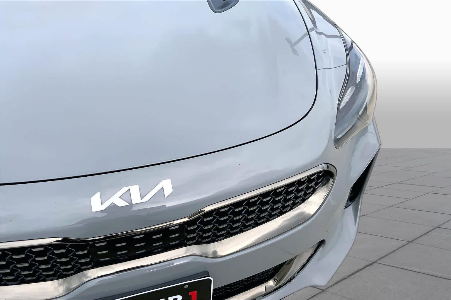 Used 2022 Ceramic Silver Kia GT-Line image 29