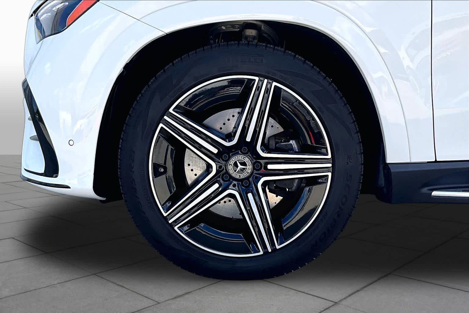 Used 2026 Polar White Mercedes-Benz GLE 450 image 11