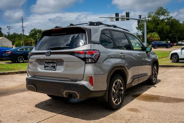 Certified Used 2025 River Rock Pearl Subaru Limited image 4