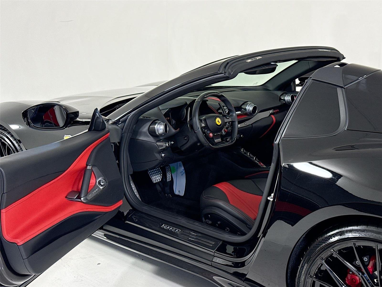 Used 2021 Nero Ferrari  image 12