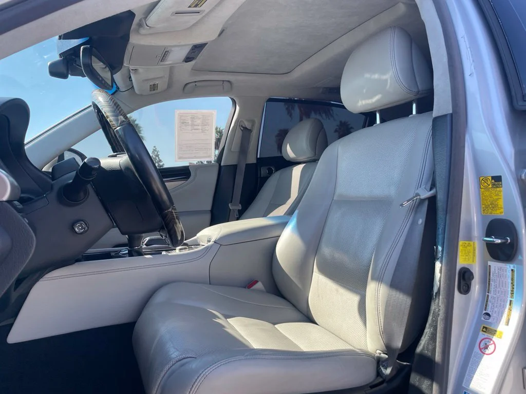 Used 2015 Liquid Platinum Lexus 460 L image 7