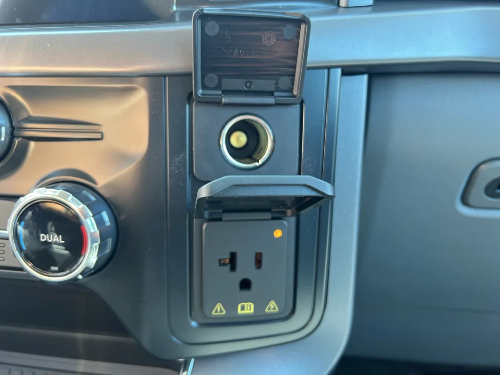 New 2026 Oxford White Ford XLT image 24
