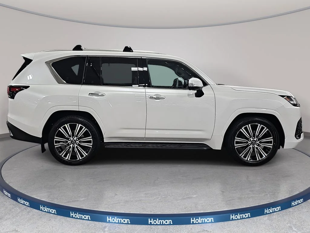 New 2026 Eminent White Pearl Lexus LUXURY image 4