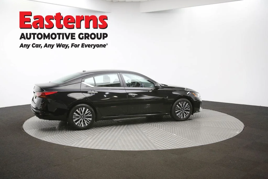 Used 2024 Black Nissan 2.5 SV image 41