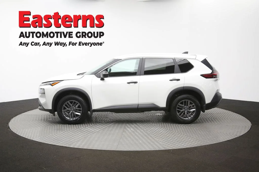 Used 2023 White Nissan S image 61