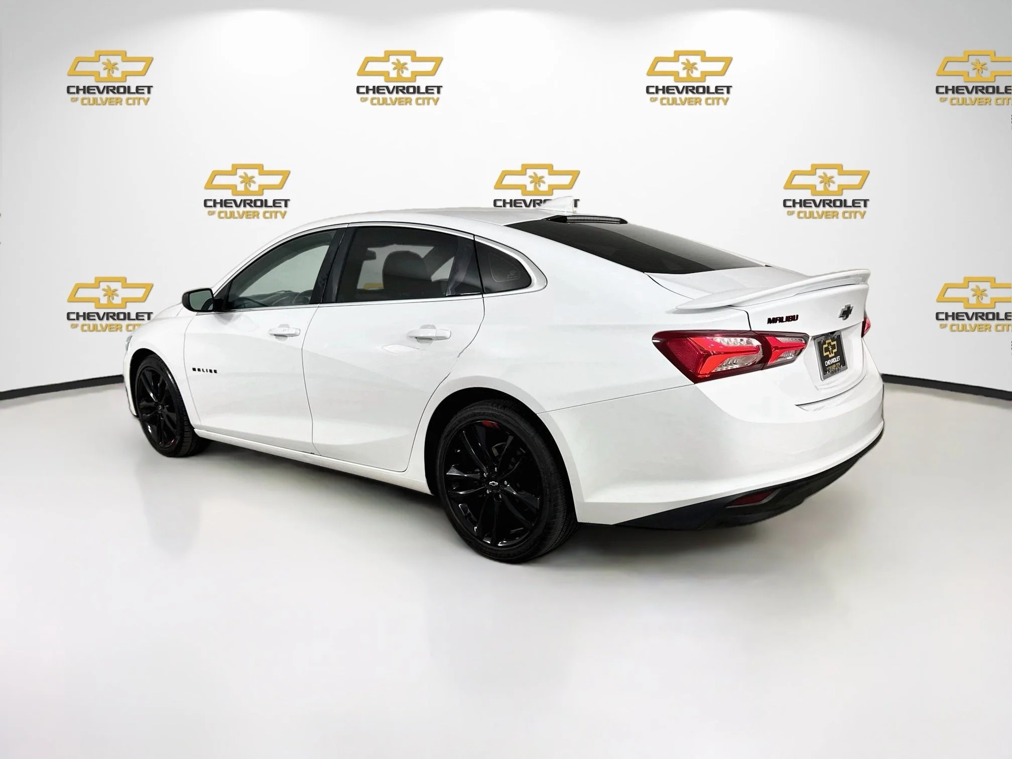 Used 2021 SUMMIT WHITE Chevrolet LT image 6